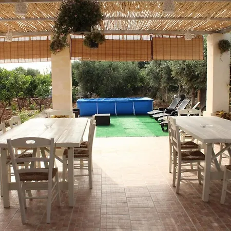 Le Carrube Bed & Breakfast 3*