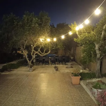 Le Carrube Bed & Breakfast