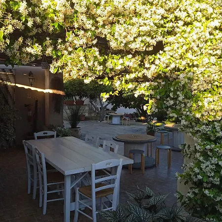 Le Carrube Bed & Breakfast Sava