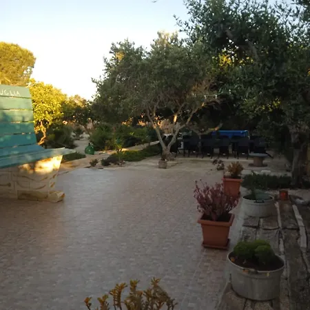 Le Carrube Bed & Breakfast Sava