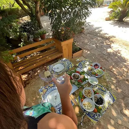 فندق مبيت وإفطار Le Carrube