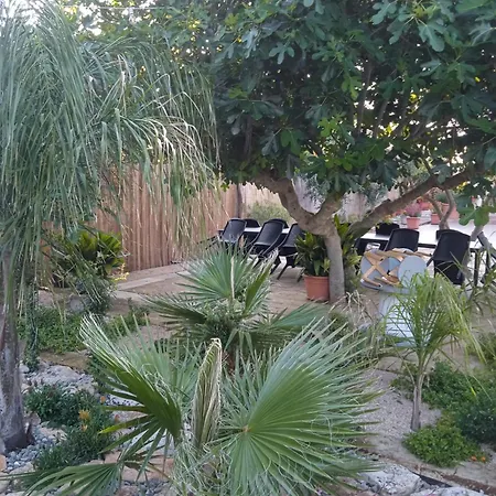 Le Carrube לינה וארוחת בוקר סאווה