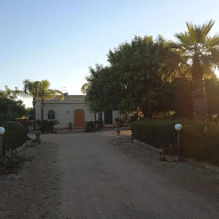 Le Carrube 3* סאווה
